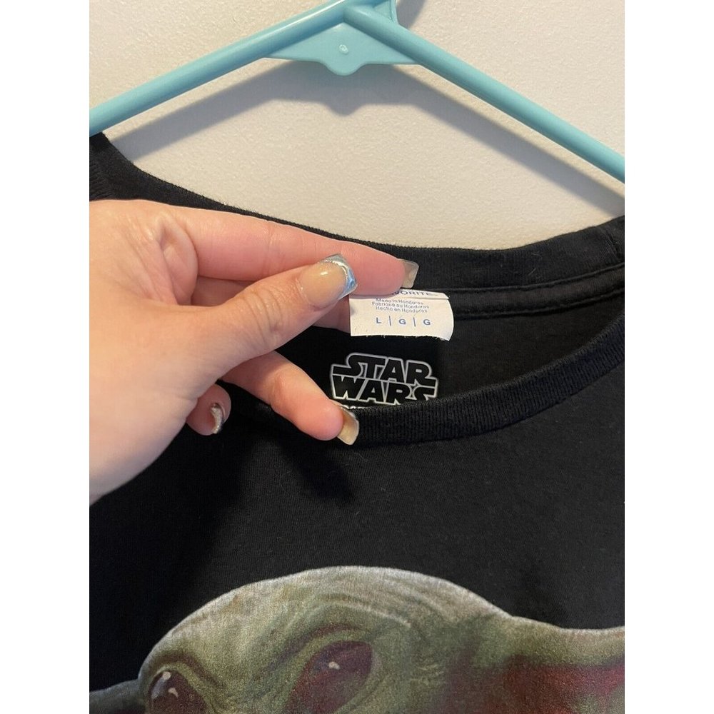 Vintage Mandalorian Baby Yoda T-Shirt WOMENS L Mens M Star Wars Tee Graphic - Picture 3 of 3
